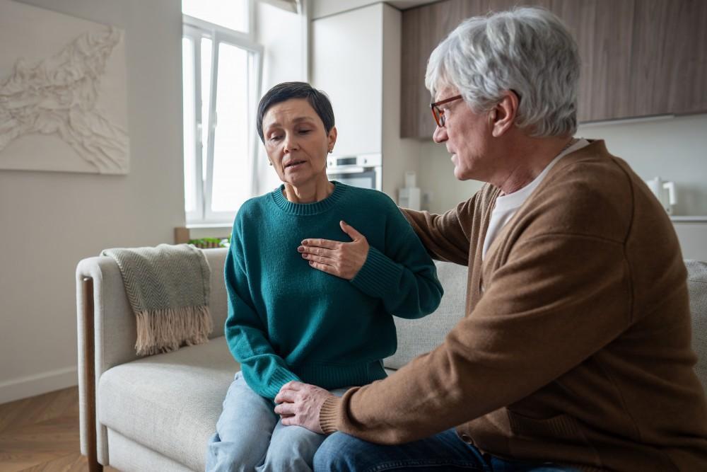 How To Tell the Difference Between a Heart Attack and a Panic Attack